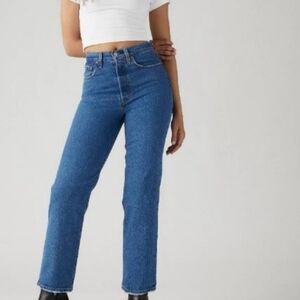 Levi's Ribcage Straight Ankle Women's Sz 27 jeans button fly high-rise trending